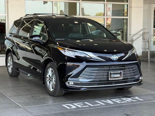 2025 Toyota Sienna Limited