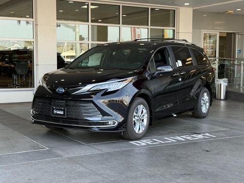 2025 Toyota Sienna Limited
