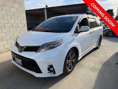 2019 Toyota Sienna SE