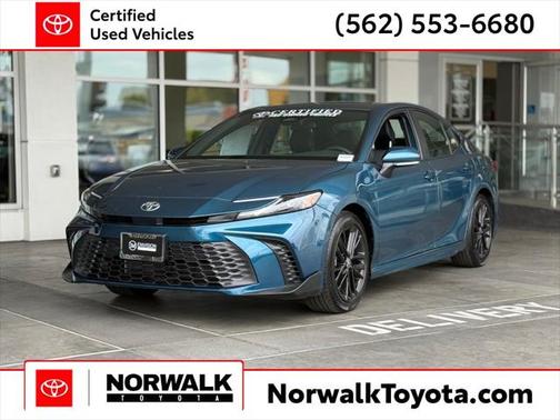 2025 Toyota Camry SE