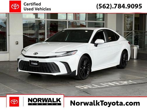 2025 Toyota Camry SE