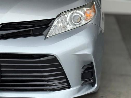 2019 Toyota Sienna SE