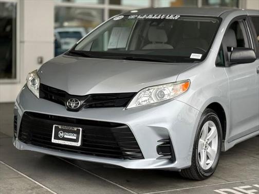 2019 Toyota Sienna SE