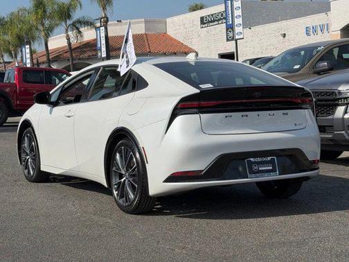 2025 Toyota Prius XLE