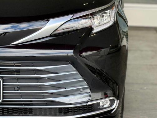 2025 Toyota Sienna Limited