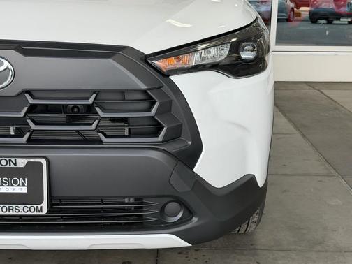 Wind Chill Pearl 2026 Toyota Corolla Cross L