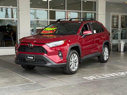 2025 Toyota RAV4 XLE Premium