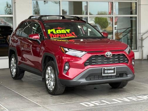 2025 Toyota RAV4 XLE Premium