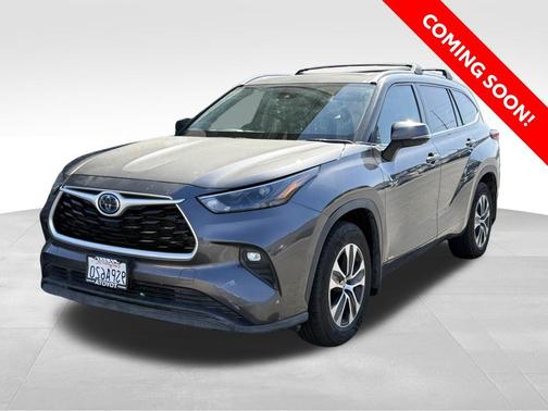 2022 Toyota Highlander Hybrid XLE