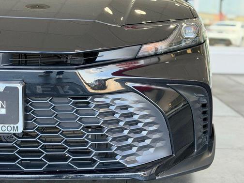 Midnight Black Metallic 2025 Toyota Camry SE