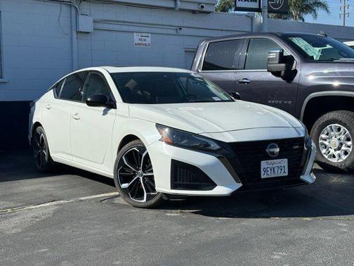 2023 Nissan Altima SR FWD