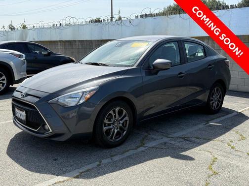 2020 Toyota Yaris Sedan LE