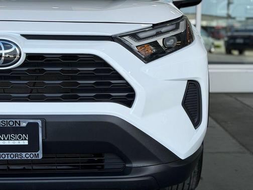 Ice Cap 2025 Toyota RAV4 XLE
