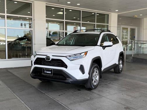 Ice Cap 2025 Toyota RAV4 XLE