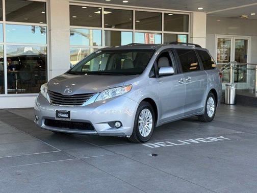 2015 Toyota Sienna XLE