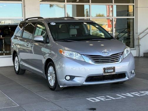 2015 Toyota Sienna XLE