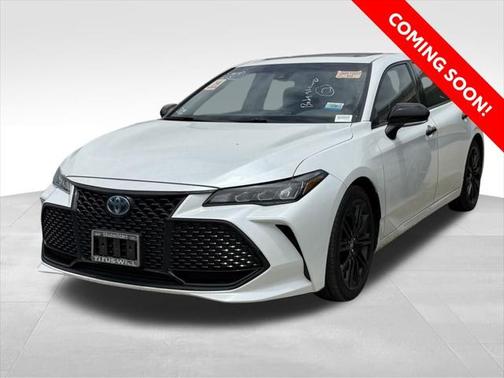 2022 Toyota Avalon Hybrid XSE