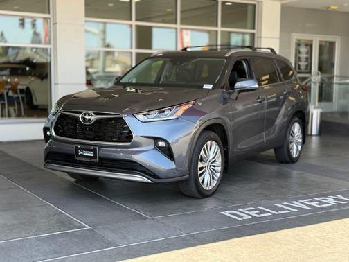 2023 Toyota Highlander Platinum