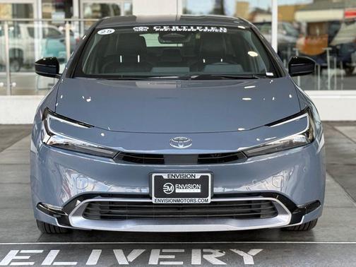 2025 Toyota Prius XLE