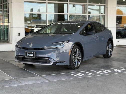 2025 Toyota Prius XLE