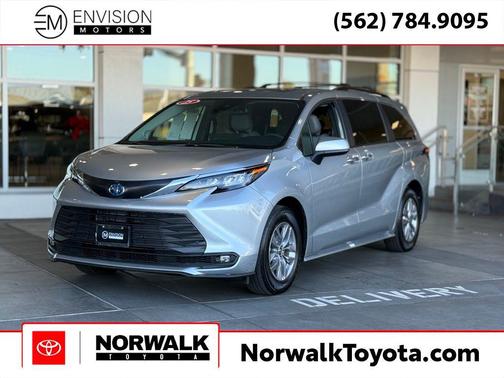 2025 Toyota Sienna XLE