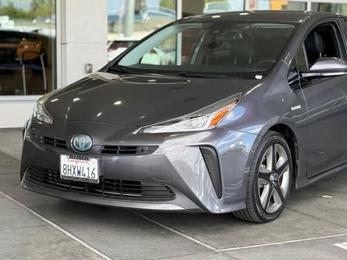 2019 Toyota Prius XLE