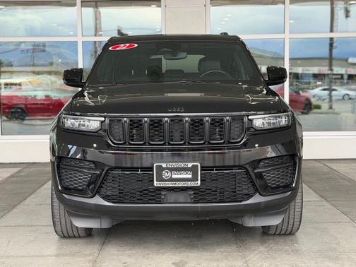 Diamond Black Crystal Pearlcoat 2022 Jeep Grand Cherokee Altitude