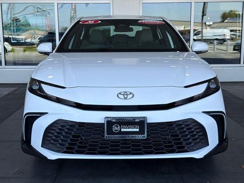 Ice Cap 2026 Toyota Camry SE