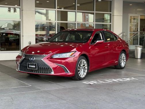 2019 Lexus ES 300h Luxury