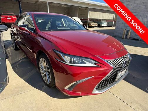 2019 Lexus ES 300h Luxury