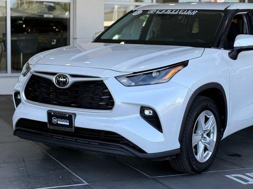 2022 Toyota Highlander LE