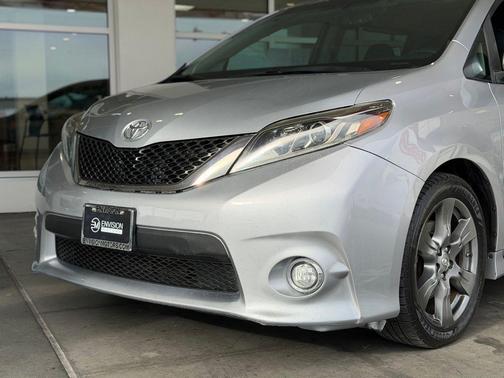 2017 Toyota Sienna SE