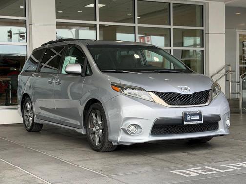 2017 Toyota Sienna SE