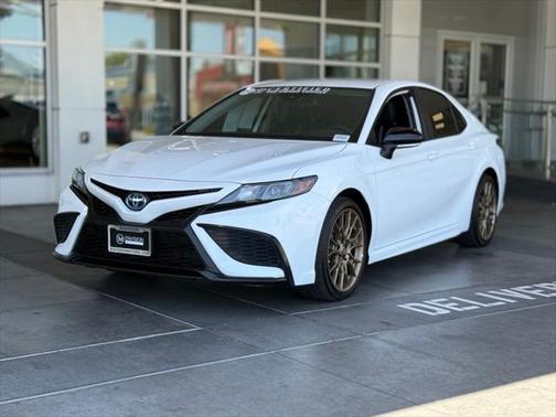 2024 Toyota Camry Hybrid SE