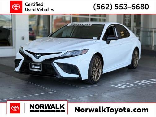 2024 Toyota Camry Hybrid SE