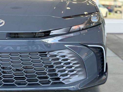 Underground 2026 Toyota Camry SE