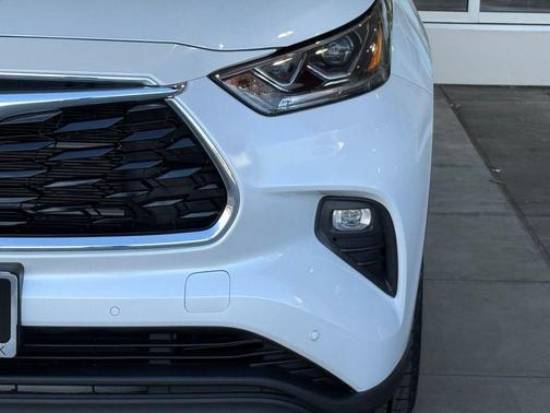 2022 Toyota Highlander Hybrid Limited