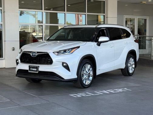 2022 Toyota Highlander Hybrid Limited