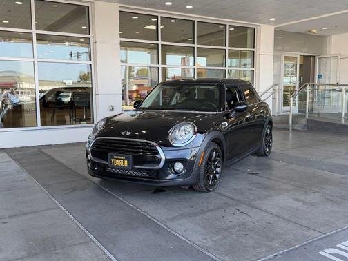 Midnight Black Metallic 2018 MINI Hardtop Cooper