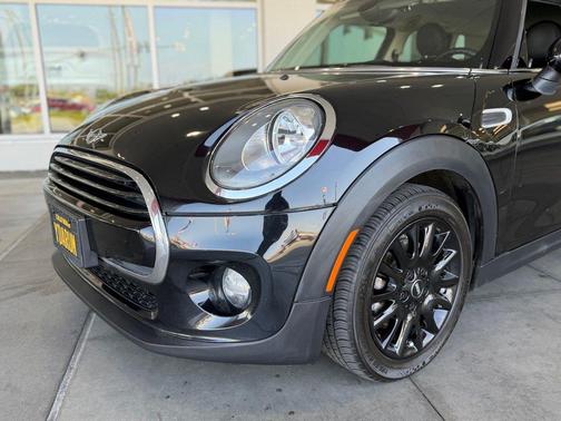 Midnight Black Metallic 2018 MINI Hardtop Cooper