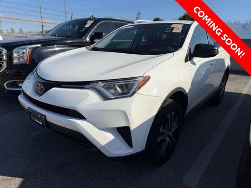 Super White 2018 Toyota RAV4 LE