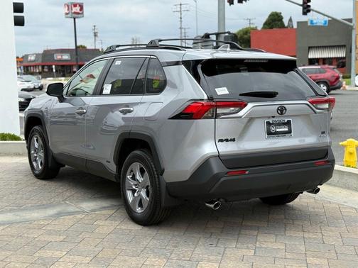2025 Toyota RAV4 Hybrid LE