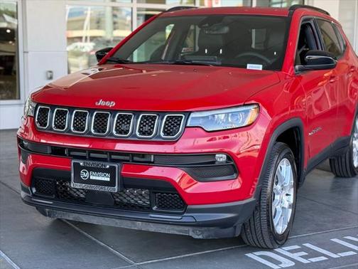 2023 Jeep Compass Latitude Lux