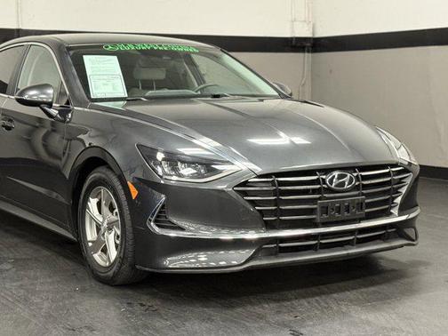 2022 Hyundai SONATA SE