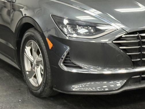 2022 Hyundai SONATA SE