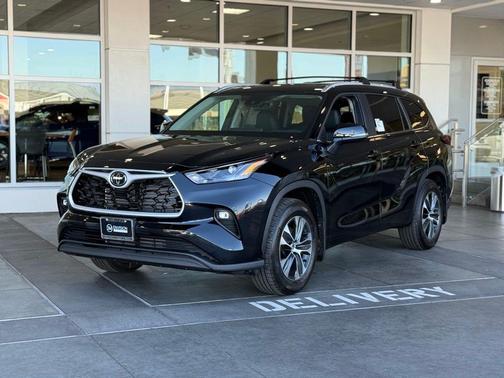 2025 Toyota Highlander XLE