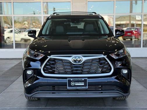 2025 Toyota Highlander XLE