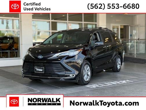 2022 Toyota Sienna XLE 8 Passenger