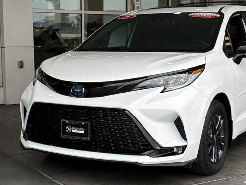 Ice Cap 2025 Toyota Sienna XSE 7 Passenger