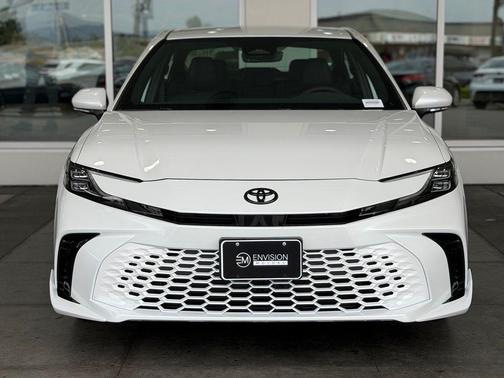 Wind Chill Pearl 2026 Toyota Camry XSE
